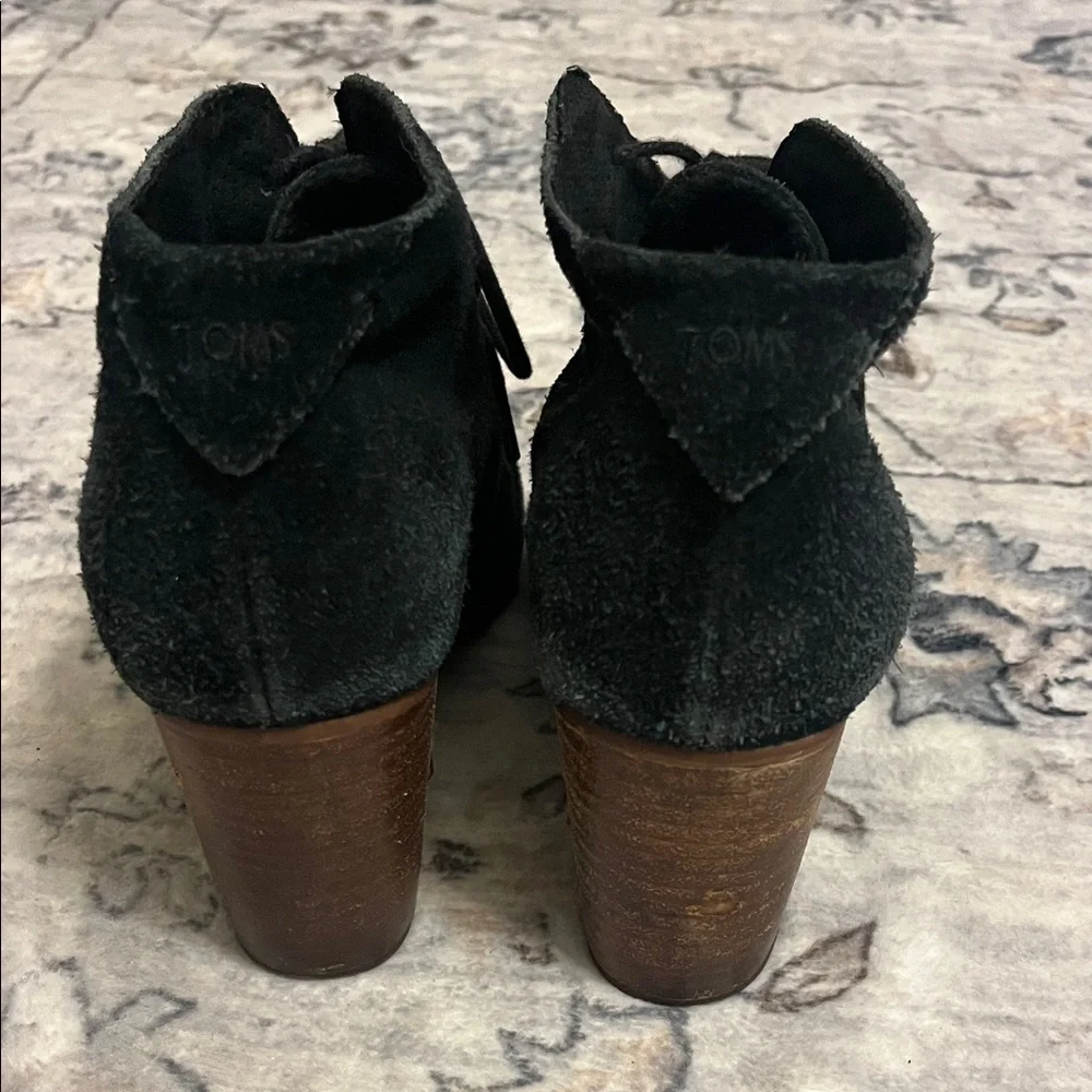 Toms Black Lace Up Women's Boots - Picture 4 of 8